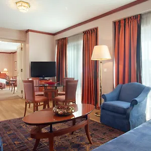 By Ihg ***** Salonic